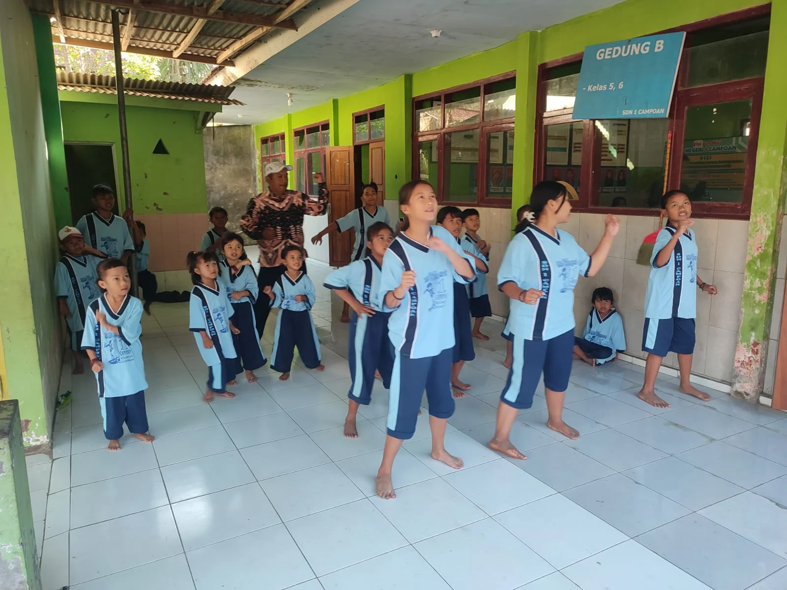 Senam Anak Indonesia Hebat
